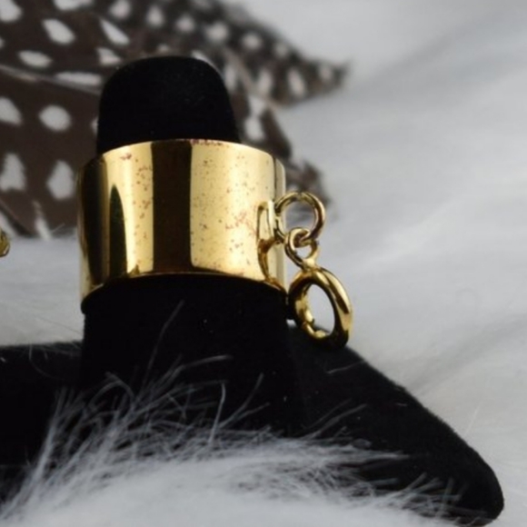 Gold Open Ring - Picture 9 of 9